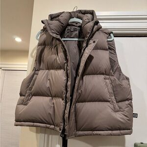 Aritzia The Super Puff™ Shorty Vest - cliMATTE™